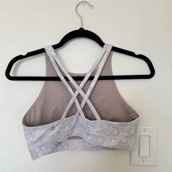 Lululemon High-Neck Energy Patterned Sports Bra - Picture 2 of 3